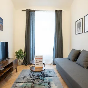 Modern Hotel-styled In The Second District Of Vienna. Apartamento Viena